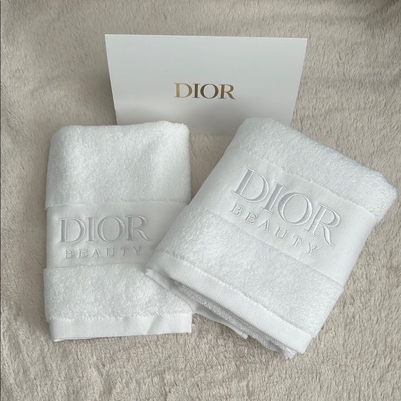 Dior Other - Dior Beauty White Towels set